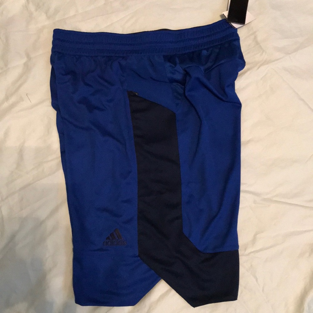 Men’s NWT Adidas Essentials Shorts 3 - Picture 3 of 6